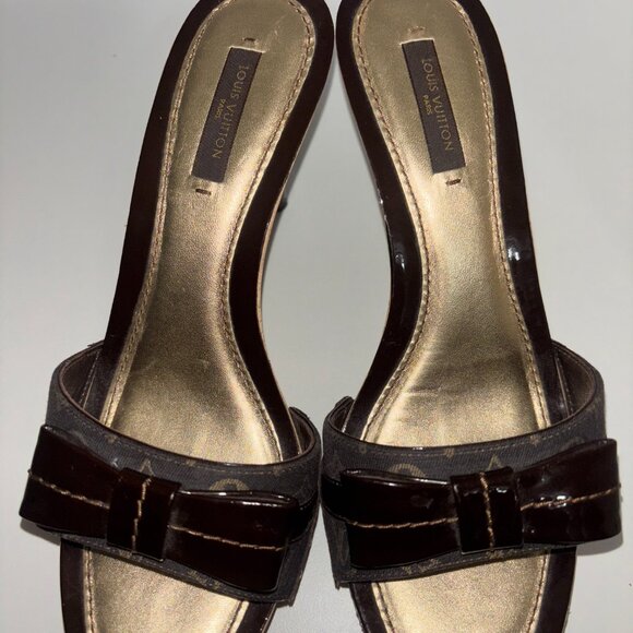 Louis Vuitton Dark Brown Patent Leather Bow Studded Pumps Mules/Slides - Picture 2 of 10